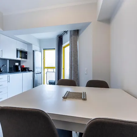 Apartament T1 Da Rocha Cp1- 400m Da *